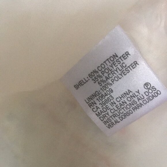 New ✨ Tahari crop jacket with a gold button - Picture 3 of 3